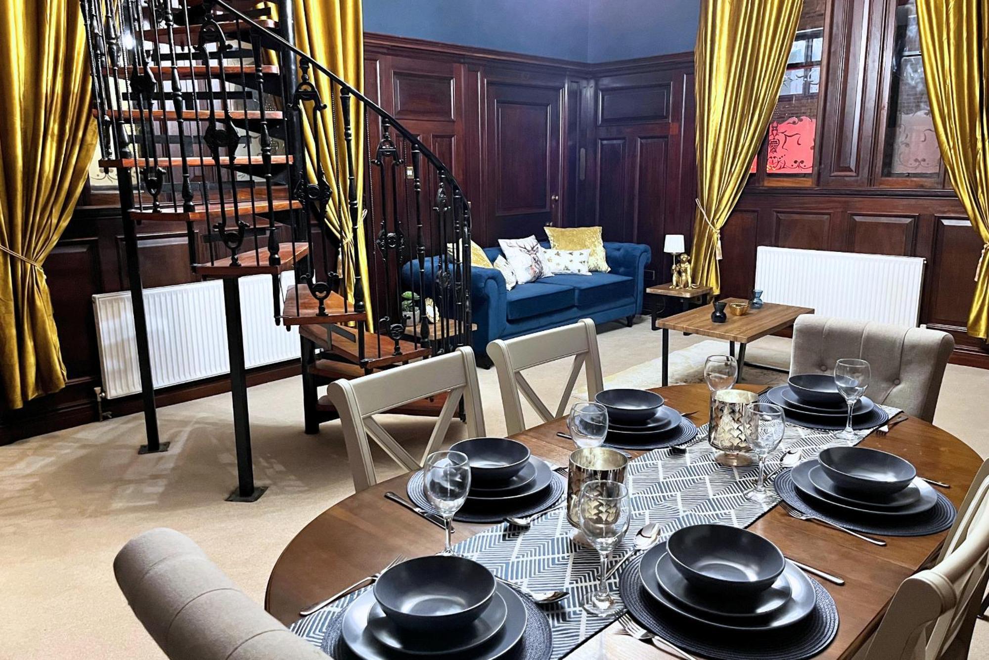 The Old Brewery Boardroom - Winchester City Centre - Unique Property - Free Parking - Sleeps 6 - By Xplus Stays エクステリア 写真